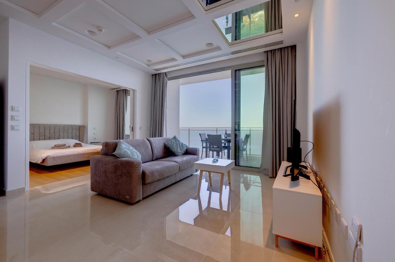 Luxurious Apt With Ocean Views And Pool In Tigne Point สลีมา ภายนอก รูปภาพ