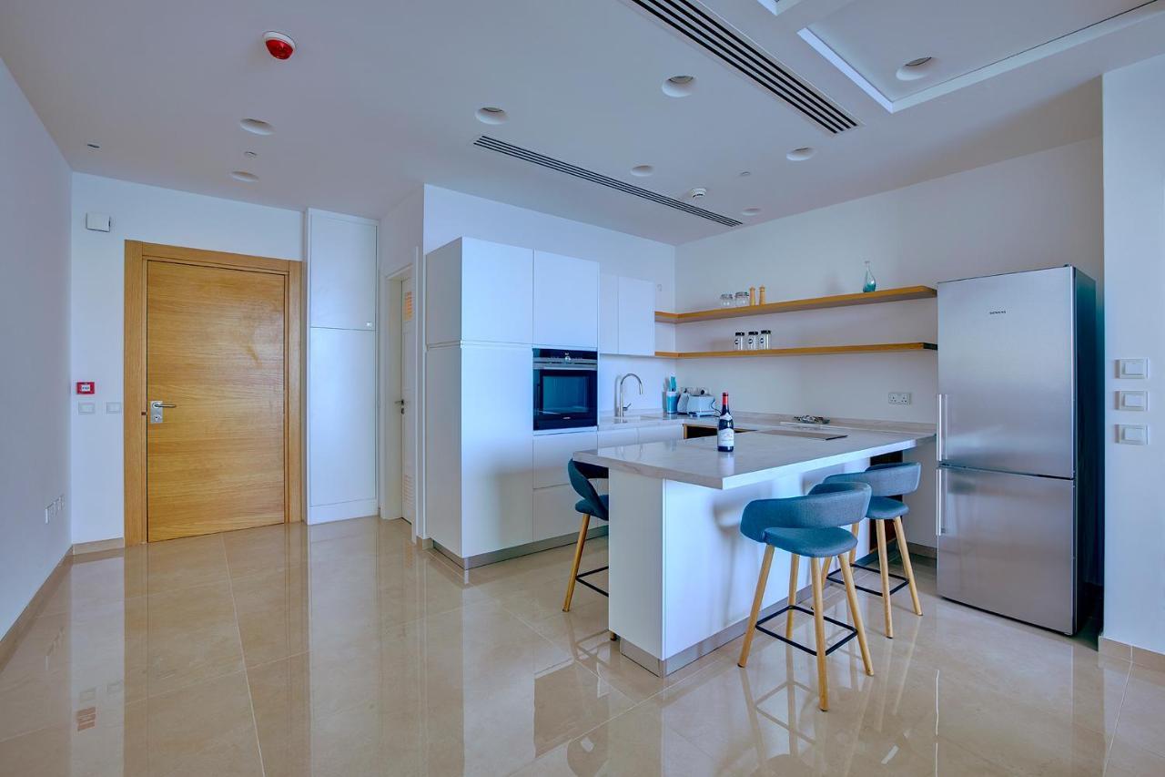 Luxurious Apt With Ocean Views And Pool In Tigne Point สลีมา ภายนอก รูปภาพ