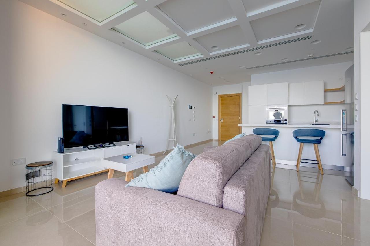 Luxurious Apt With Ocean Views And Pool In Tigne Point สลีมา ภายนอก รูปภาพ